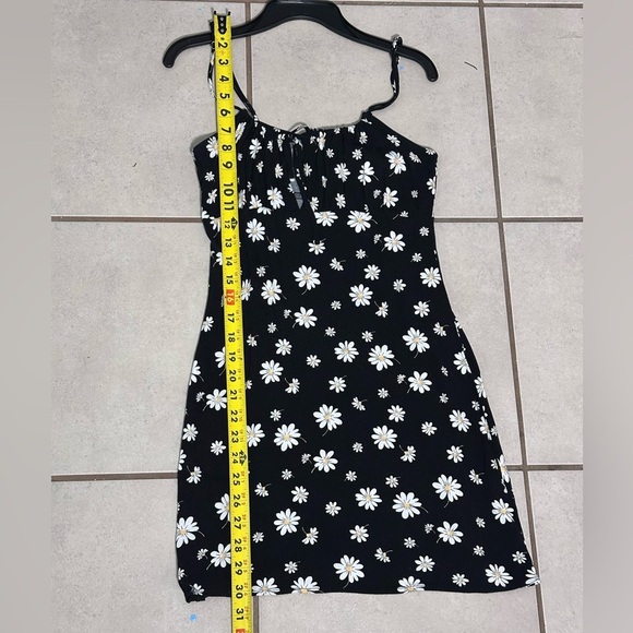 Forever 21 Women Black Floral Dress Size Small. - Picture 7 of 8